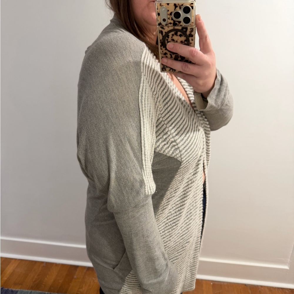 Anthropologie Dolan Gray and Cream dolman sleeve Cardigan in L - Picture 2 of 7